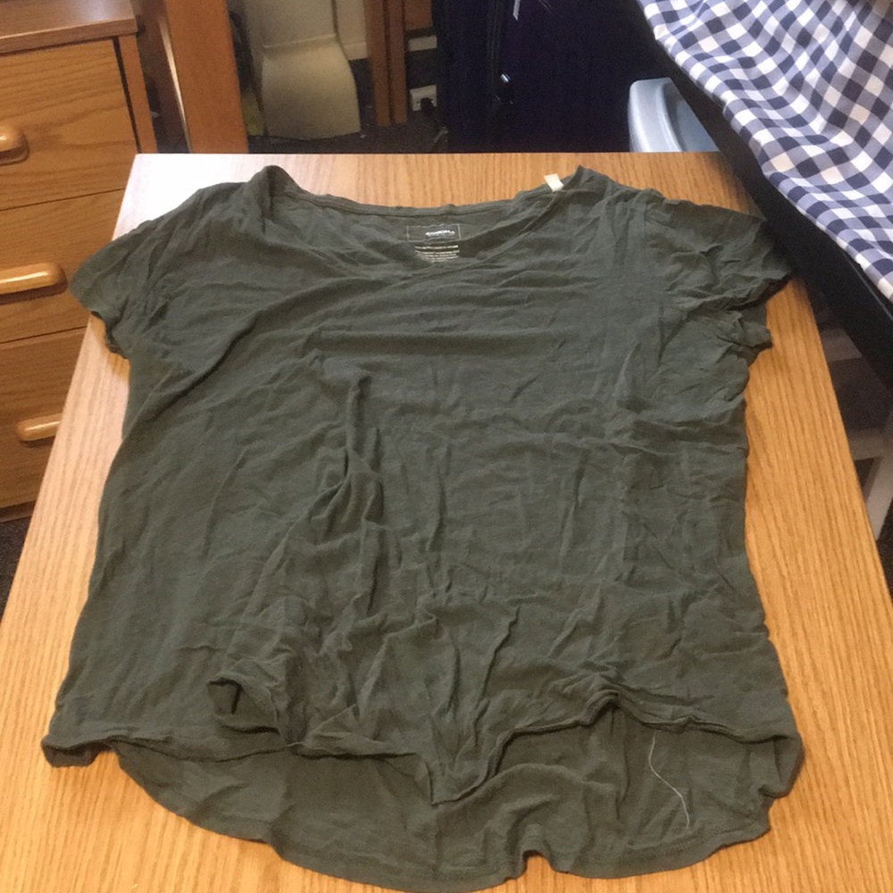 Dark green short sleeve T-shirt: brand is “Kohl’s”